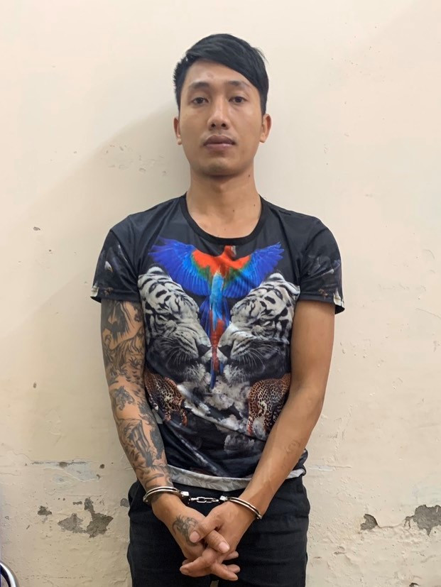 Hỗn chiến trong đêm, hai thanh niên nằm gục bên vệ đường ảnh 1