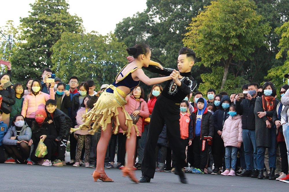 Carnaval mùa Đông: Đảo ngọc Tuần Châu bừng sáng sắc màu ảnh 6