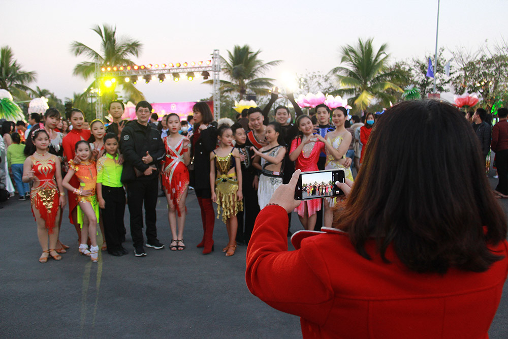 Carnaval mùa Đông: Đảo ngọc Tuần Châu bừng sáng sắc màu ảnh 7