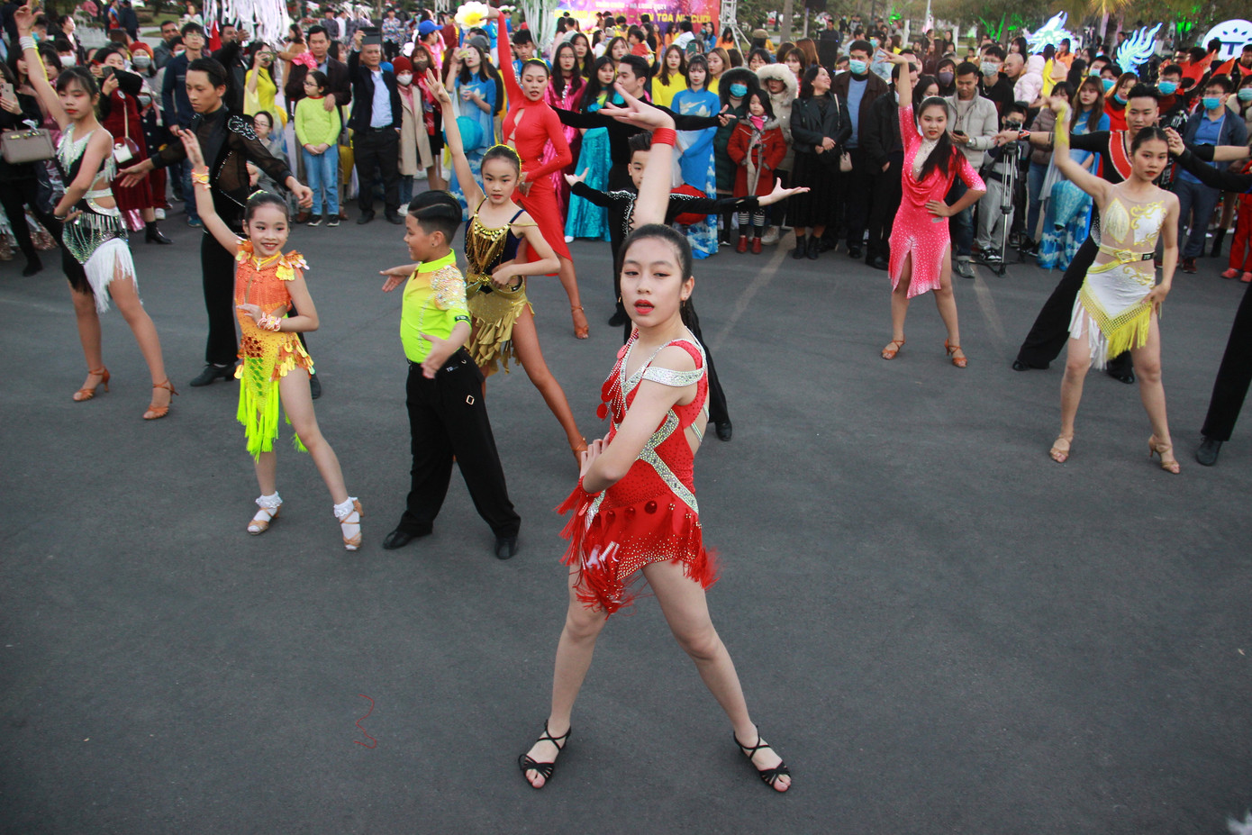 Carnaval mùa Đông: Đảo ngọc Tuần Châu bừng sáng sắc màu ảnh 5