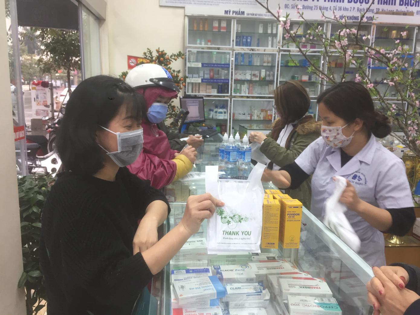 Hàng chục nghìn chiếc khẩu trang được phát miễn phí ở Quảng Ninh ảnh 1