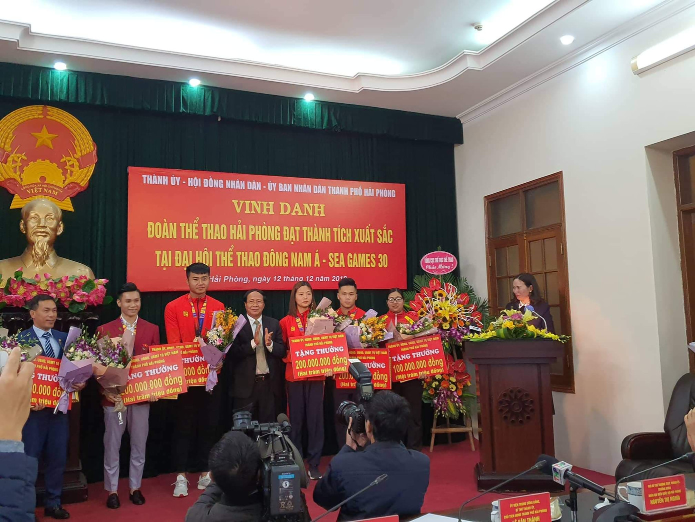 Hải Phòng 'mưa' tiền thưởng cho các VĐV đạt thành tích cao SEA Games 30 ảnh 1