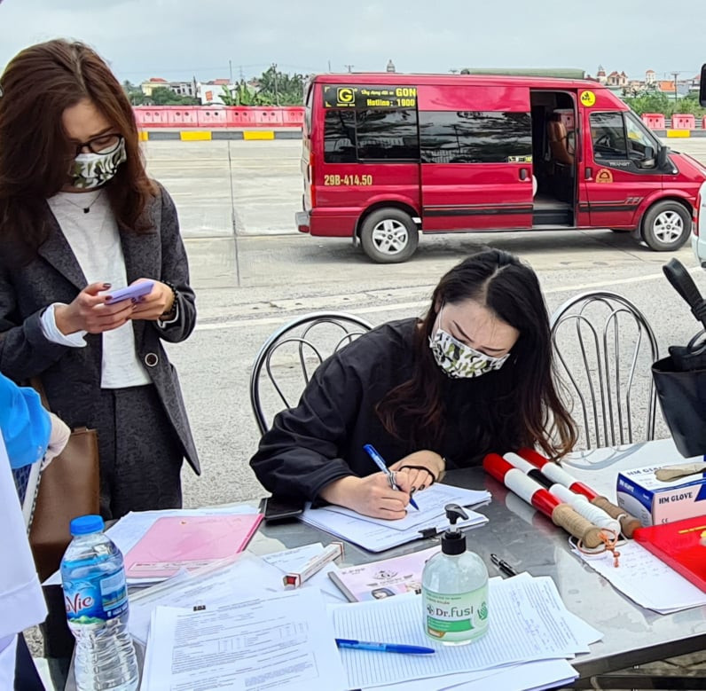 Ngày đầu hoạt động của 6 chốt đường bộ kiểm soát dịch COVID-19 ở Hải Phòng ảnh 4