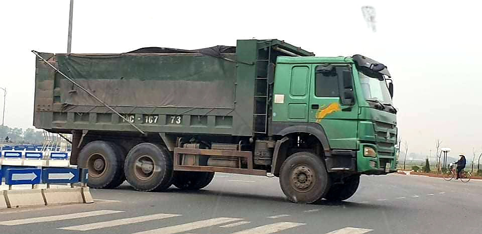 Tận thấy xe 'Hổ vồ' lộng hành trên quốc lộ 18 ảnh 5