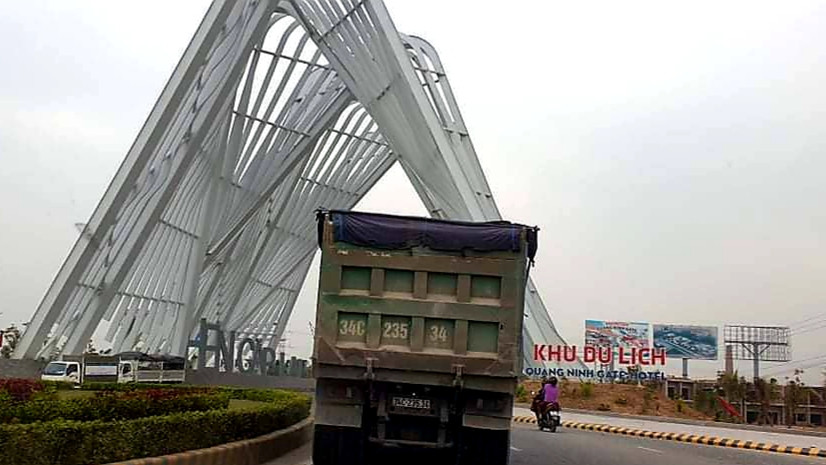 Tận thấy xe 'Hổ vồ' lộng hành trên quốc lộ 18 ảnh 7