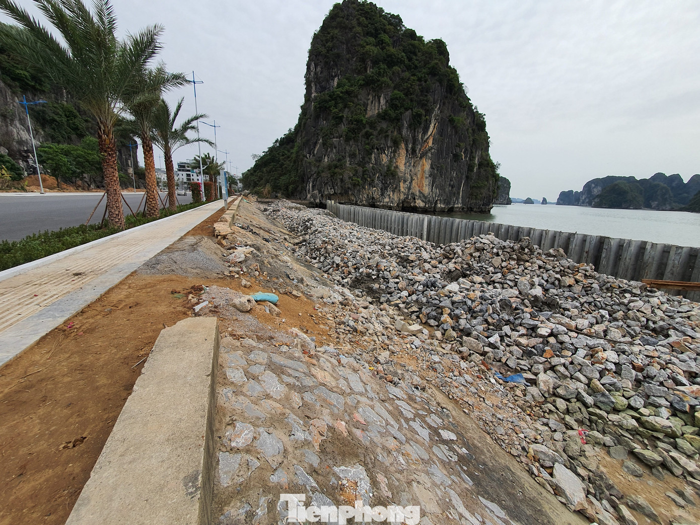 Phá núi đá thuộc quần thể di sản vịnh Hạ Long để mở đường ảnh 4