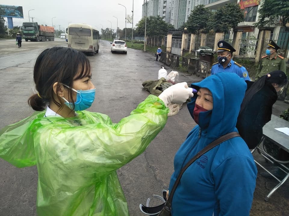 Nhìn gần chốt đường bộ kiểm tra người, phương tiện vào Quảng Ninh ảnh 5