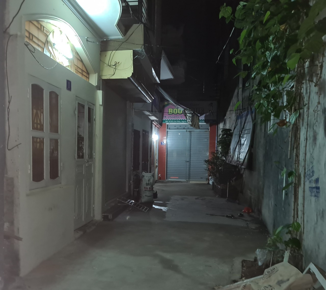 Đến tận nhà nổ súng thị uy gây náo loạn khu phố ở Hải Phòng ảnh 1