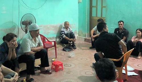 Dùng ô tô đón nhóm con bạc đi sát phạt ảnh 3