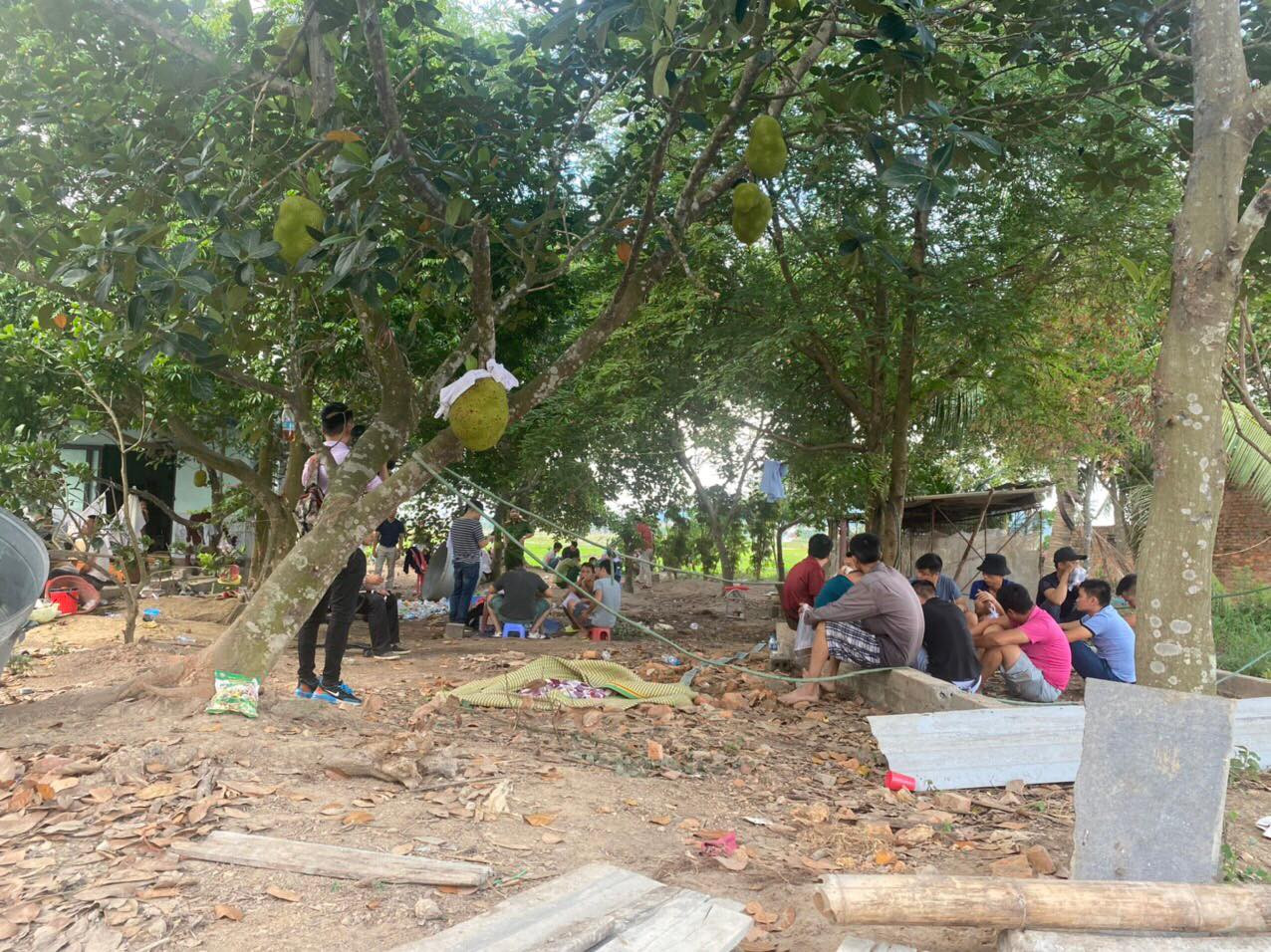 Đột kích sới bạc liên tỉnh, bắt 40 con bạc đang say sưa sát phạt ảnh 2