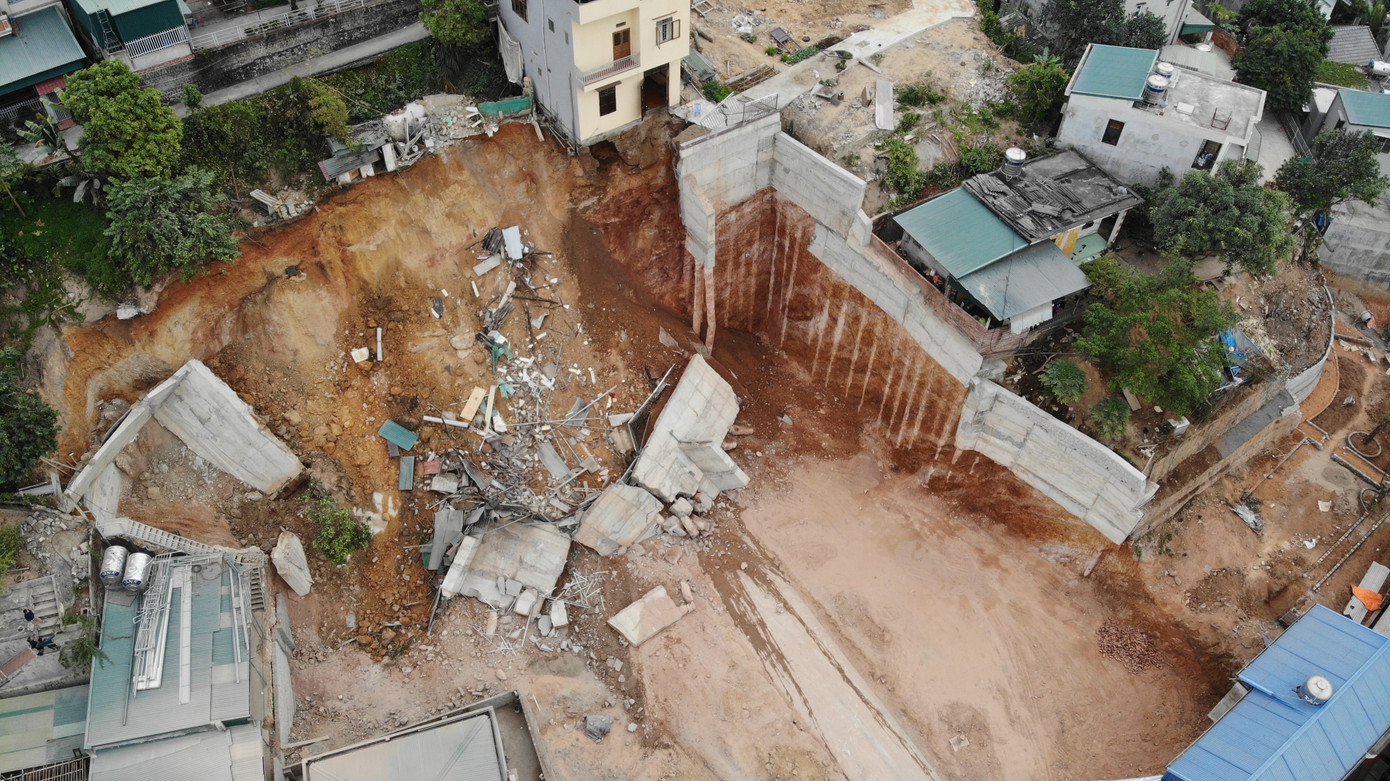 San gạt đất làm sập nhà, 16 hộ dân phải di dời khẩn cấp lúc nửa đêm ảnh 7