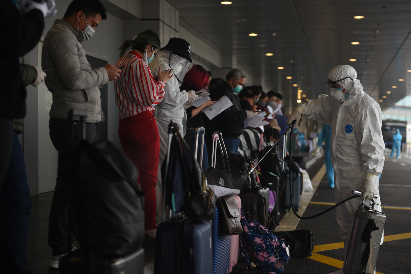 Quảng Ninh có thêm 1 trường hợp nhiễm COVID-19 về từ Đức ảnh 2