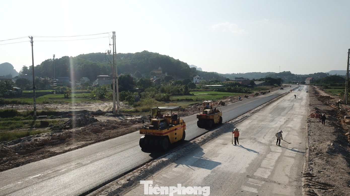 Trên công trường thi công đường bao biển hơn 2.000 tỷ nối TP Hạ Long - Cẩm Phả ảnh 5