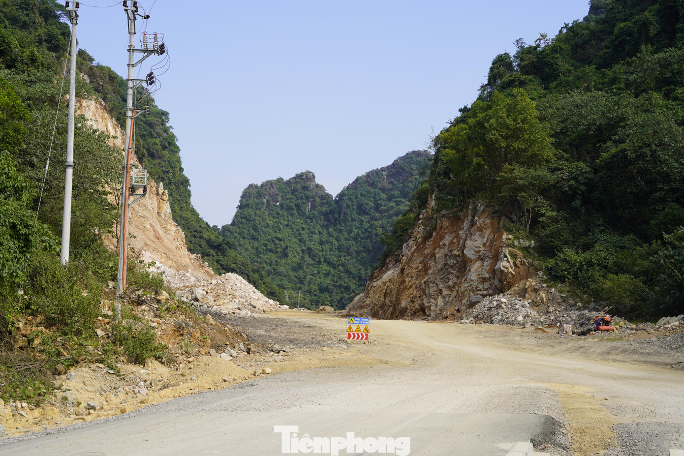 Trên công trường thi công đường bao biển hơn 2.000 tỷ nối TP Hạ Long - Cẩm Phả ảnh 10