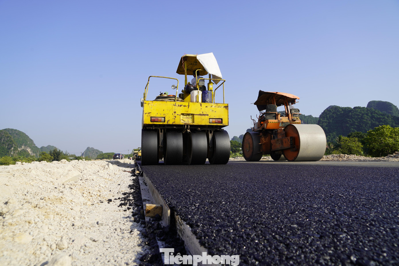 Trên công trường thi công đường bao biển hơn 2.000 tỷ nối TP Hạ Long - Cẩm Phả ảnh 7