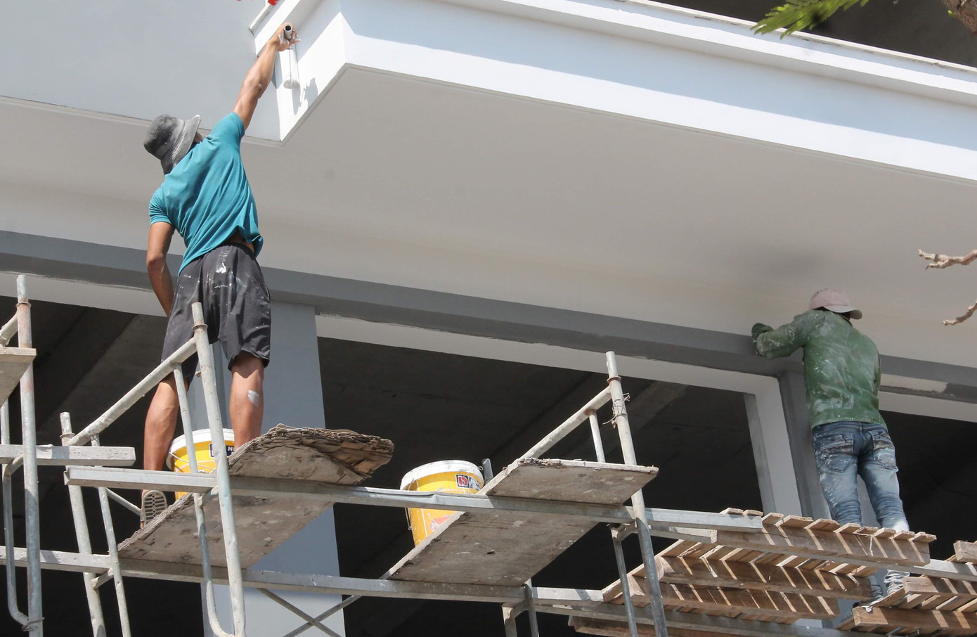 Người Hải Phòng đội nắng mưu sinh giữa trời nắng như đổ lửa ảnh 3