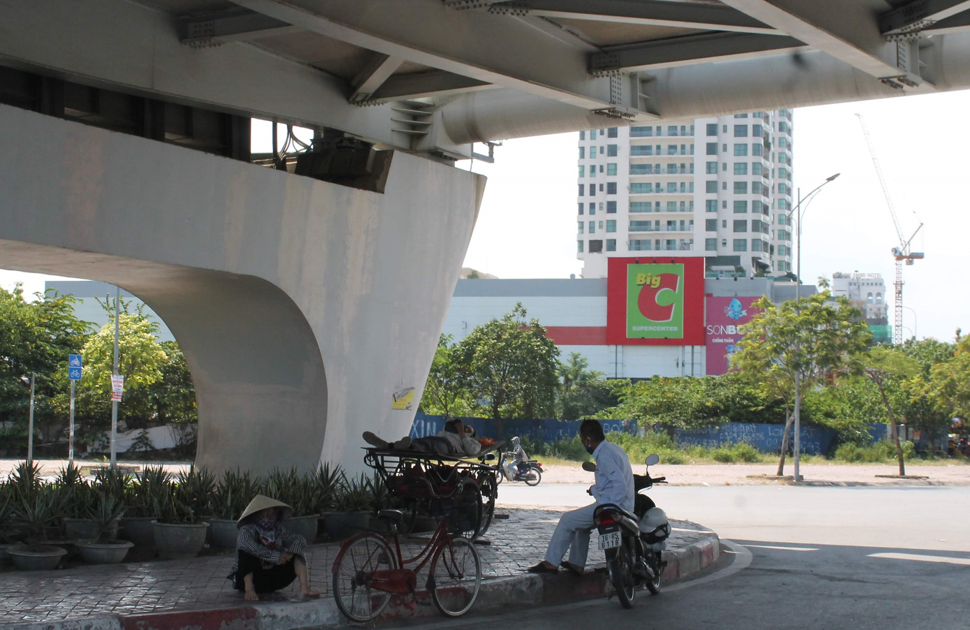 Người Hải Phòng đội nắng mưu sinh giữa trời nắng như đổ lửa ảnh 9