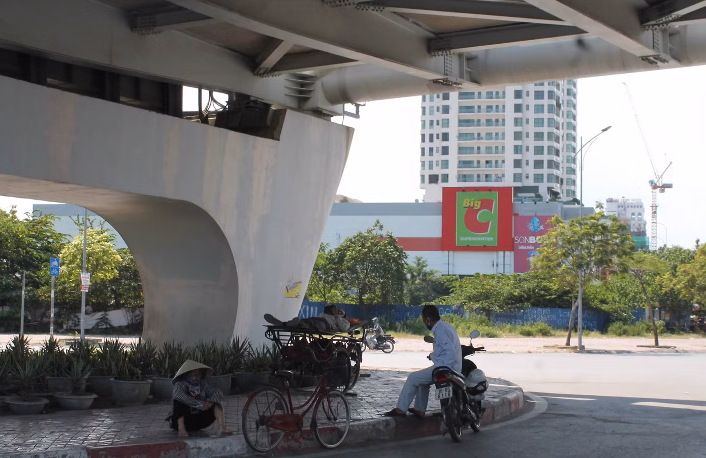 Người Hải Phòng đội nắng mưu sinh giữa trời nắng như đổ lửa ảnh 9