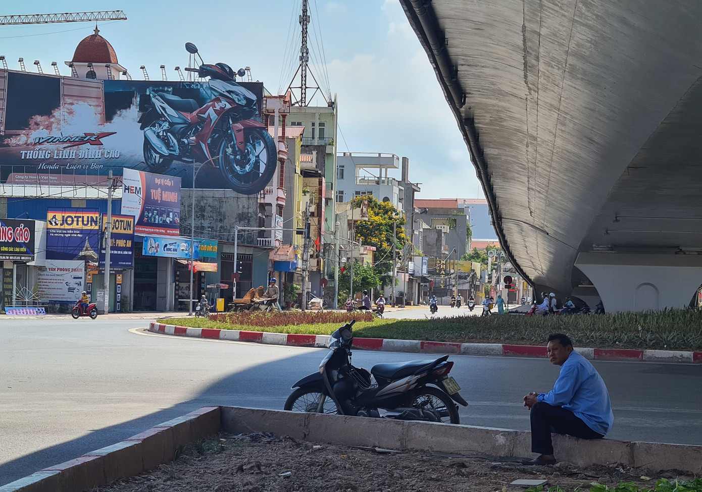 Người Hải Phòng đội nắng mưu sinh giữa trời nắng như đổ lửa ảnh 8