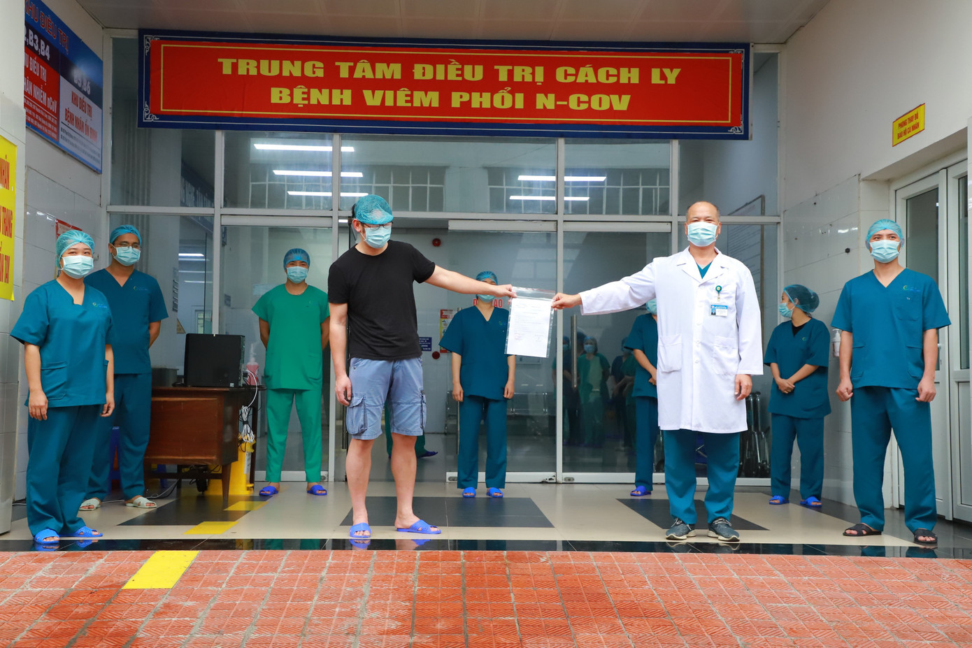 Hai ca mắc COVID-19 tái dương tính ở Quảng Ninh được công bố khỏi bệnh ảnh 1