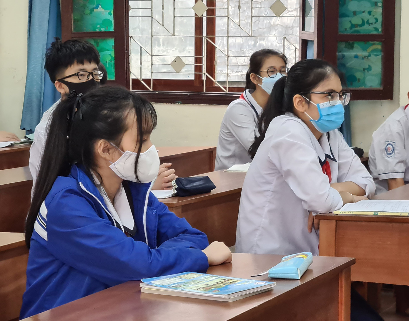 Ngày đầu học sinh Hải Phòng quay trở lại trường học ảnh 7