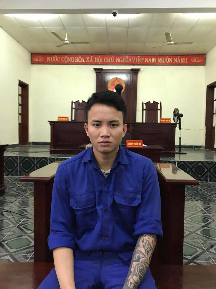 Nam thanh niên lao xe đâm gẫy tay chiễn sĩ công an lãnh 36 tháng tù ảnh 1