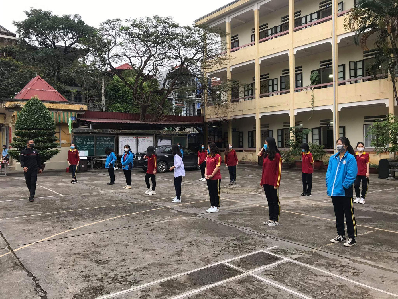 Ngày đầu học sinh Hải Phòng quay trở lại trường học ảnh 8