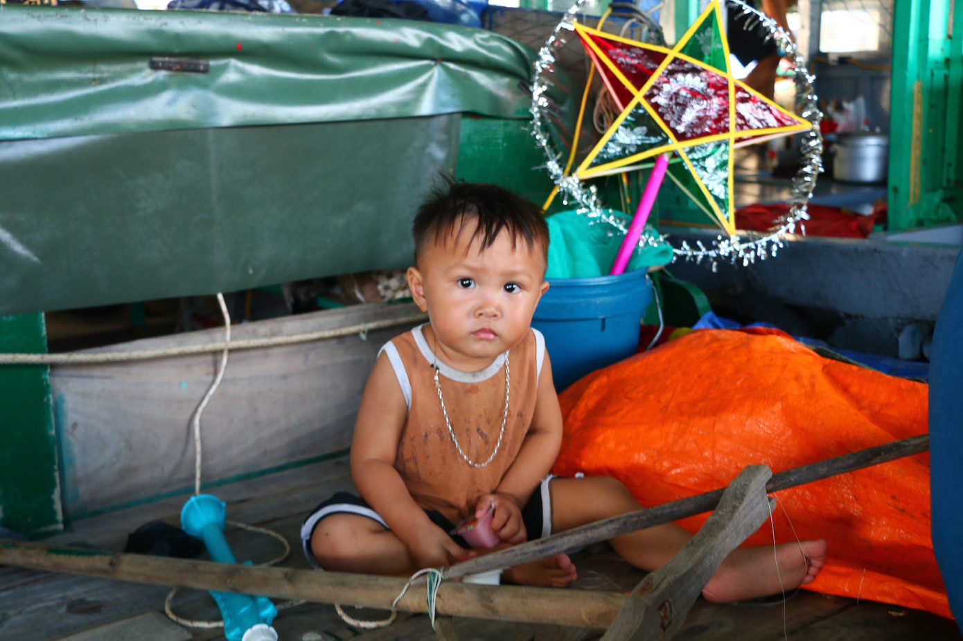 Trung thu của những đứa trẻ xóm chài trên vịnh Hạ Long ảnh 7