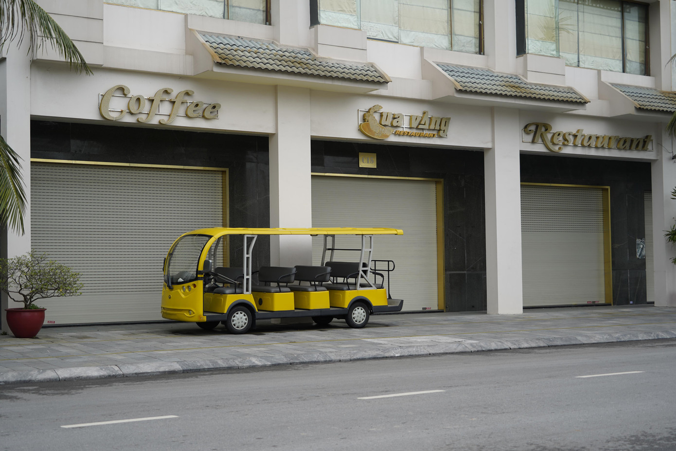 Mở cửa du lịch nội tỉnh, Hạ Long vẫn 'vắng như chùa bà Đanh' ảnh 6