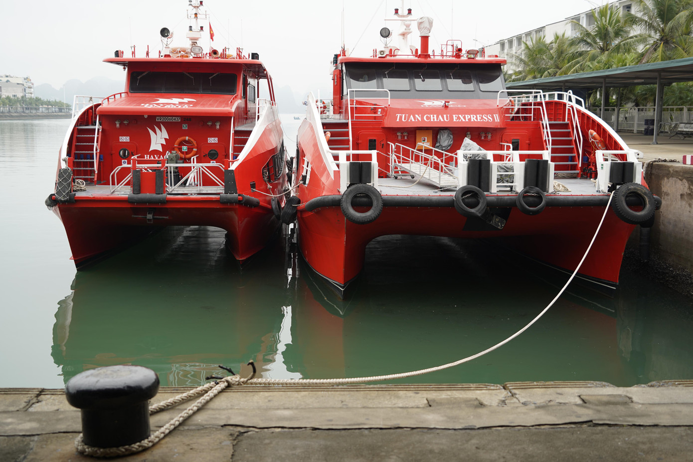 Mở cửa du lịch nội tỉnh, Hạ Long vẫn 'vắng như chùa bà Đanh' ảnh 4