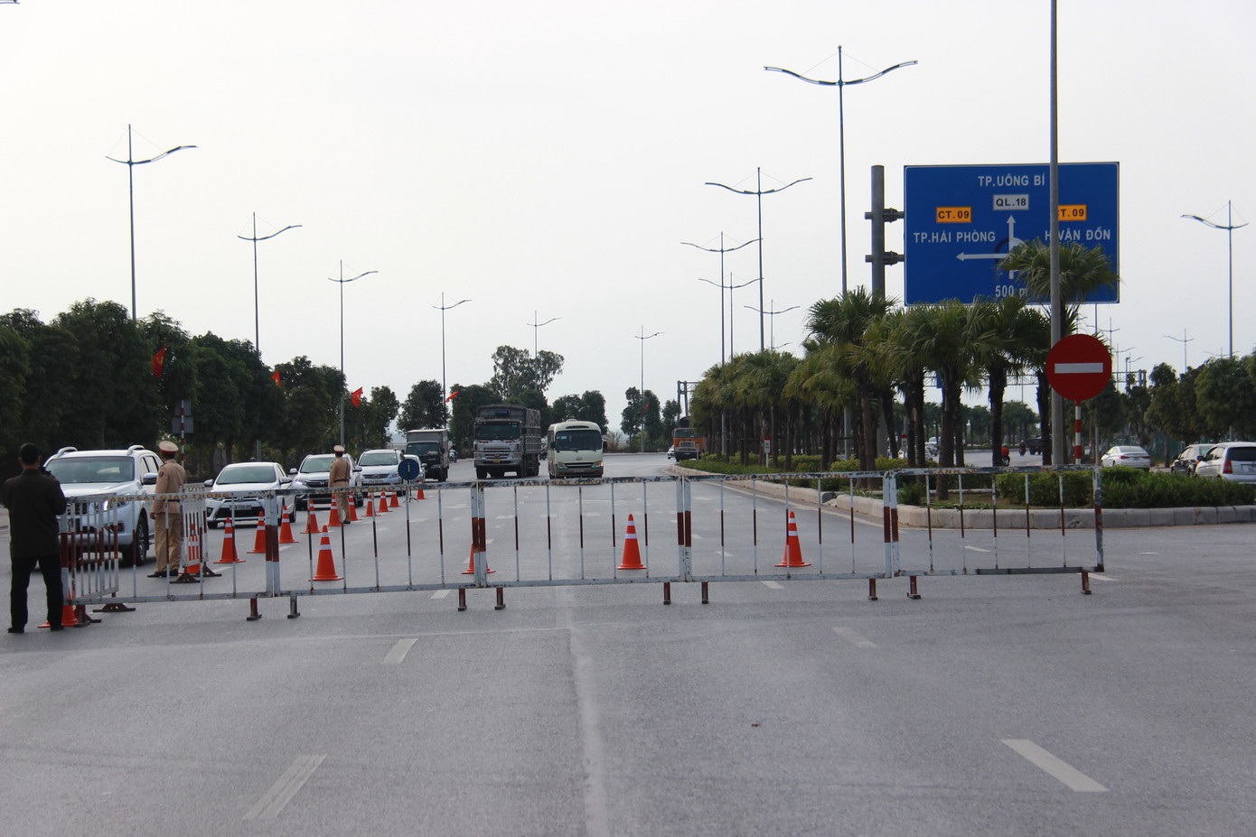 Nhìn gần các chốt kiểm dịch ở cửa ngõ thành phố Hạ Long ảnh 8