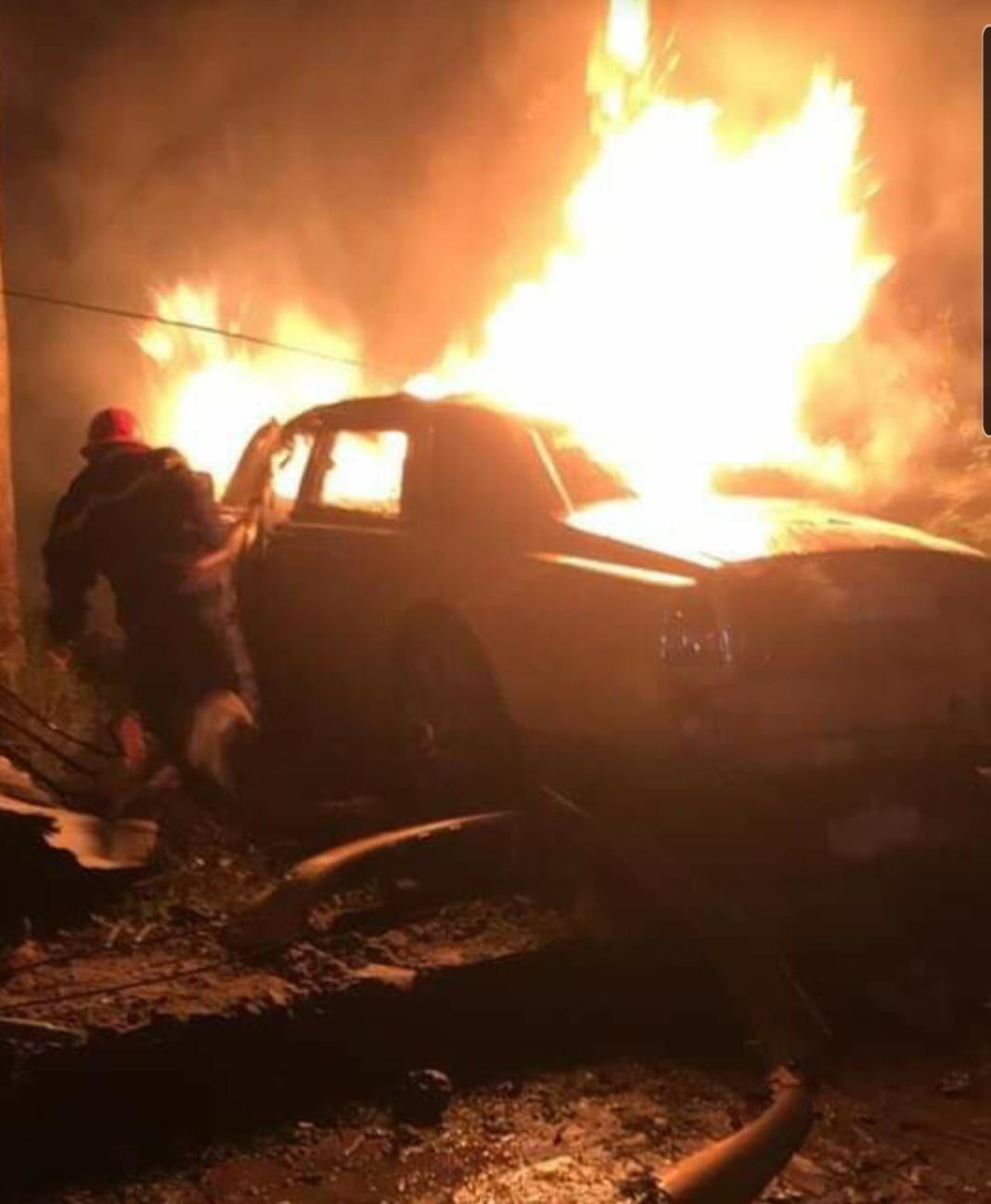 Rolls-Royce Phantom độc nhất Việt Nam bốc cháy ngùn ngụt trong đêm ảnh 1