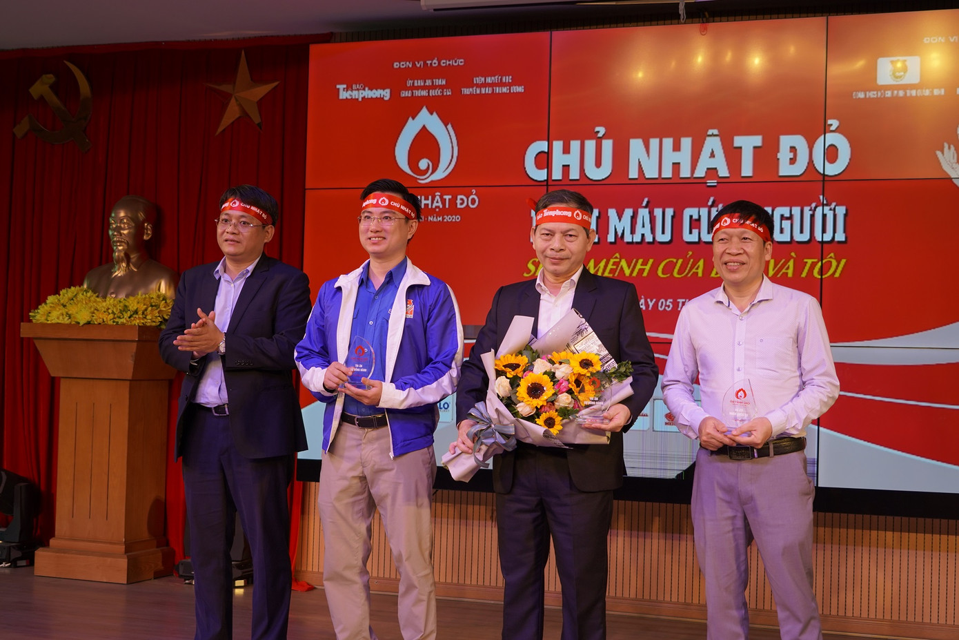 Chủ nhật Đỏ ngày hội hiến máu của đoàn viên thanh niên Quảng Ninh ảnh 8