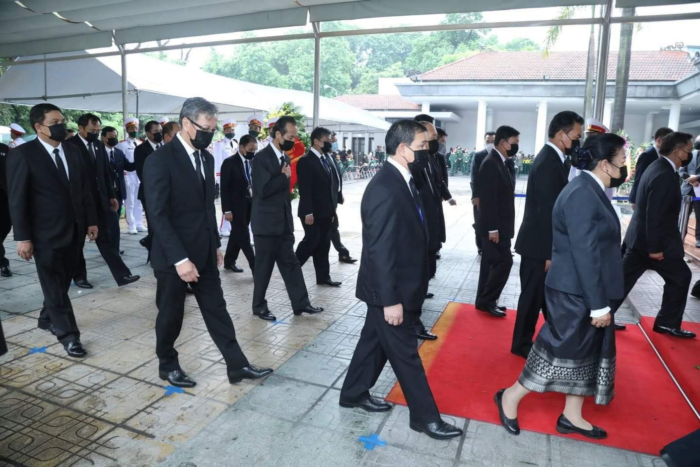 Thủ tướng Lào viếng nguyên Tổng Bí thư Lê Khả Phiêu ảnh 1