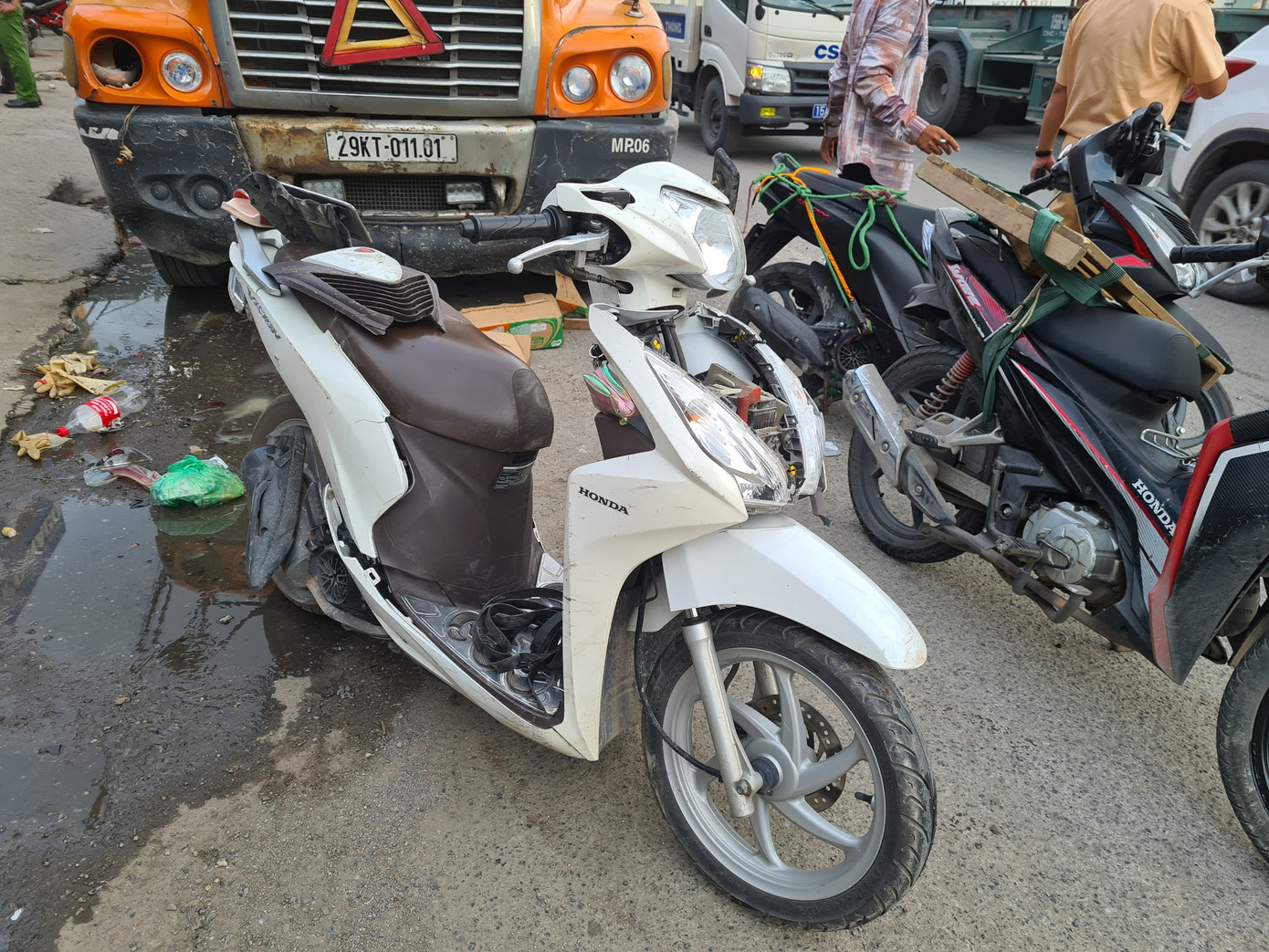 Tài xế container vi phạm nồng độ cồn, đâm liên hoàn xe máy ở Hải Phòng ảnh 2