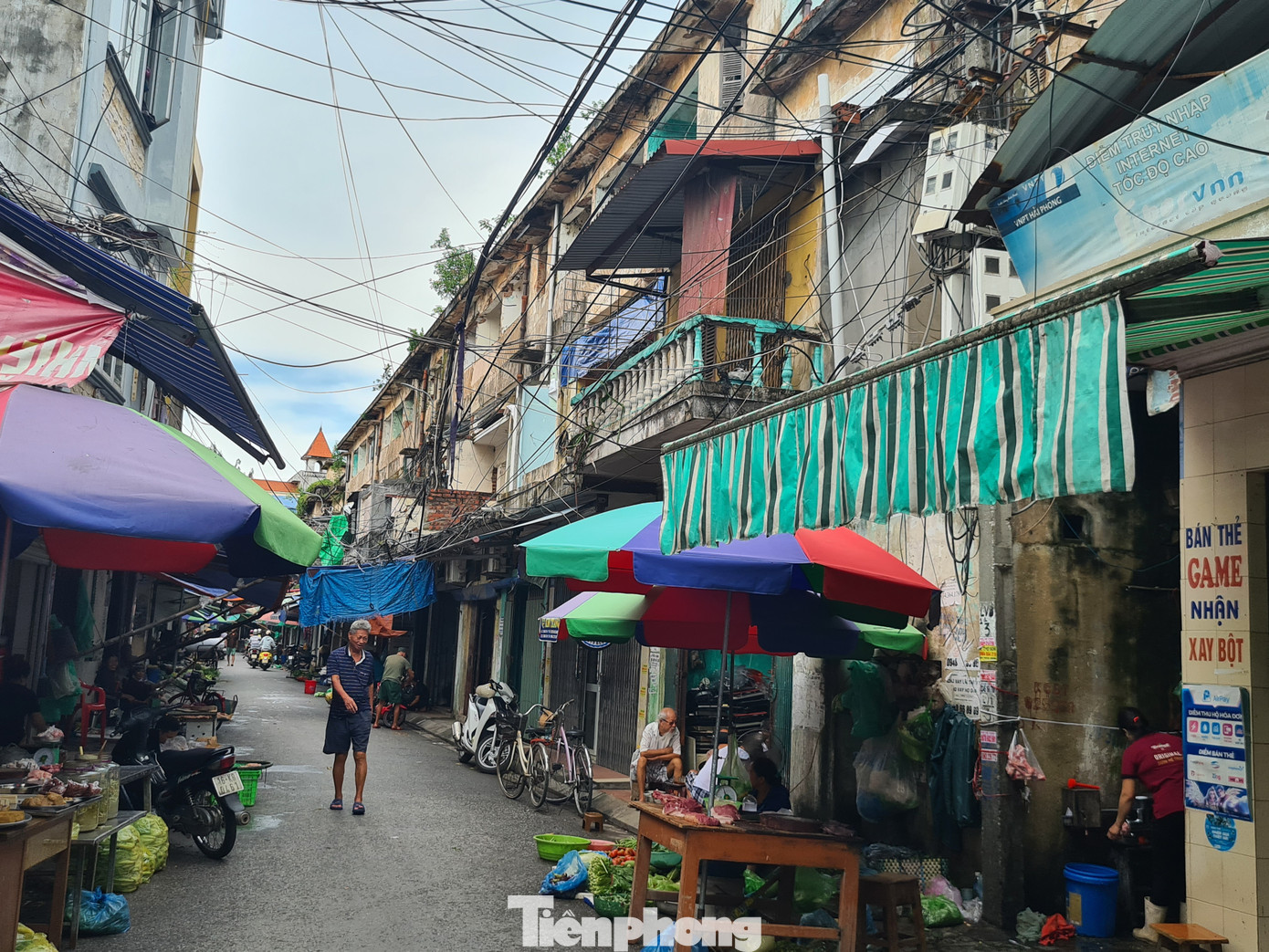 Cận cảnh tòa chung cư 'chờ sập', phải di dân khẩn cấp ở Hải Phòng ảnh 12