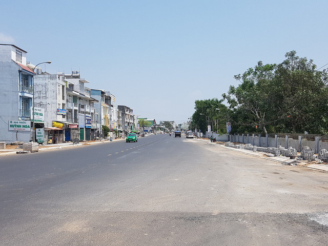 Giá nhà đất tăng phi mã, giới đầu tư 'kẹp hàng' ảnh 1