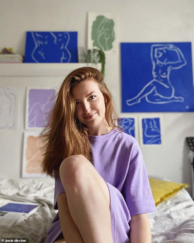 Vẽ tranh khỏa thân chống chán ngày dịch, 9x bỏ việc chính vì kiếm bộn tiền ảnh 1