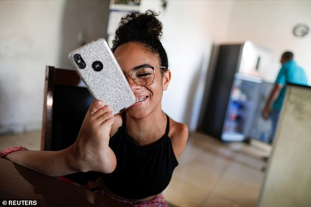 Vũ công ballet không tay 16 tuổi gây ‘bão’ mạng xã hội ảnh 10