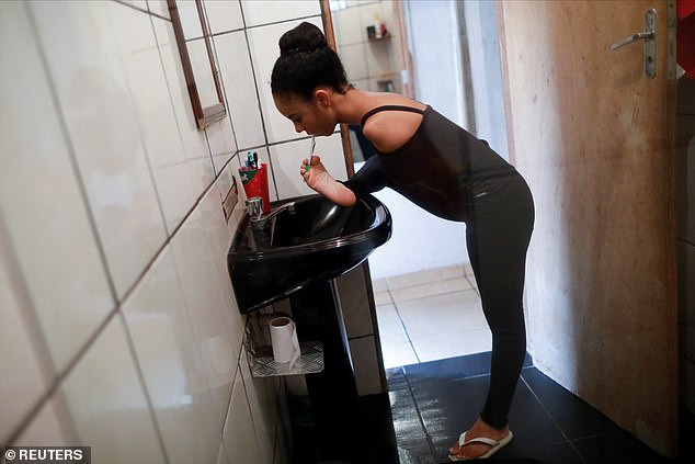 Vũ công ballet không tay 16 tuổi gây ‘bão’ mạng xã hội ảnh 8