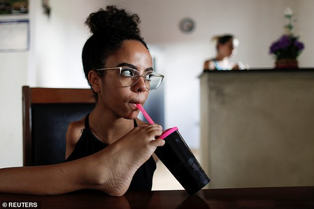 Vũ công ballet không tay 16 tuổi gây ‘bão’ mạng xã hội ảnh 7