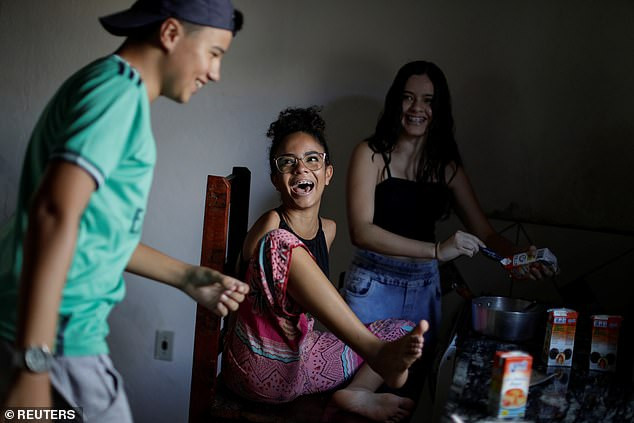 Vũ công ballet không tay 16 tuổi gây ‘bão’ mạng xã hội ảnh 12