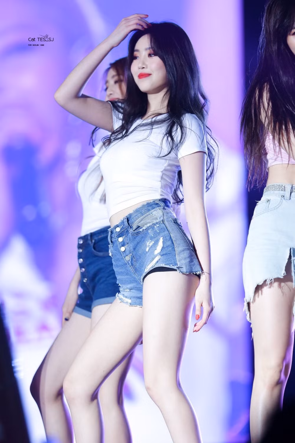 Những thần tượng sở hữu hình thể nóng bỏng nhất K-pop năm 2021 ảnh 7