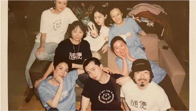 Vương Phi chụp ảnh cùng tình trẻ tin đồn và con gái giữa nghi vấn chia tay Tạ Đình Phong ảnh 1