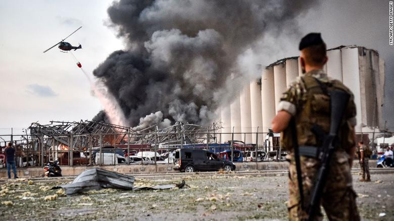 Ông Trump bị chỉ trích vì nói vụ nổ ở Li-băng là vụ tấn công ảnh 19