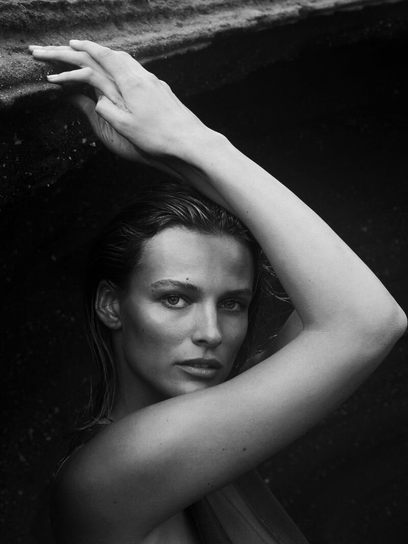 Mỹ nhân Edita Vilkeviciute chụp ngực trần nóng 'bỏng rẫy' ảnh 9