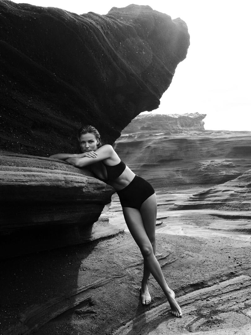 Mỹ nhân Edita Vilkeviciute chụp ngực trần nóng 'bỏng rẫy' ảnh 3