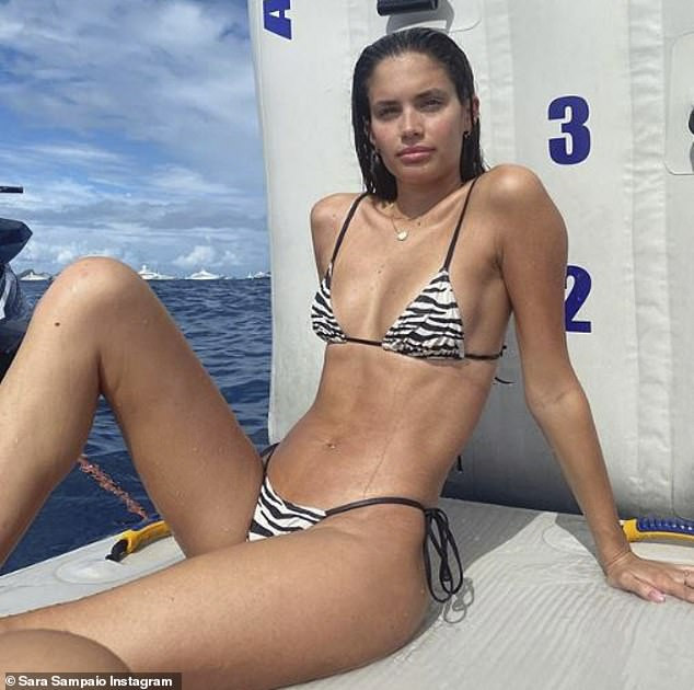 Thiên thần nội y Sara Sampaio 'thả rông' kém sắc xuống phố ảnh 6