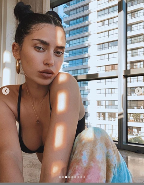 'Mỹ nhân nóng bỏng nhất Canada' lại khiến fan 'điên đảo' với loạt ảnh nội y ảnh 3