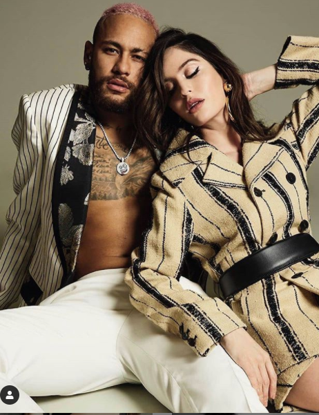 Neymar và bạn gái siêu mẫu chụp ảnh tình tứ khiến fan 'tan chảy' ảnh 2